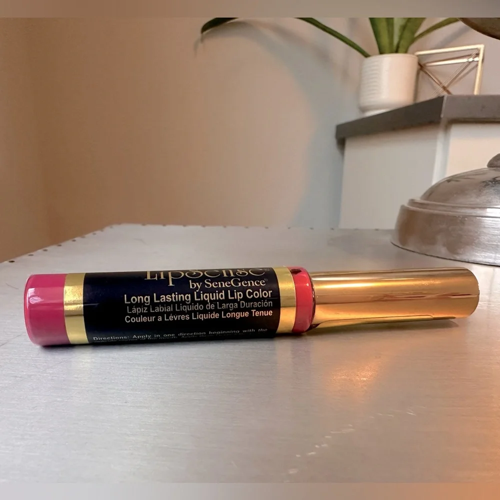 LipSense by SeneGence Long Lasting Lip Color .25 fl. oz./7.5 mL. Purple Reign